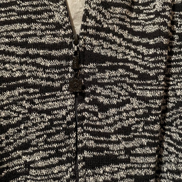 St. John Sweater - Picture 3 of 4